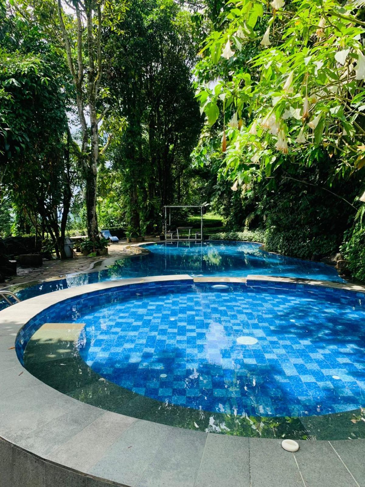 Habitat Hills Hotell Cisarua Exteriör bild